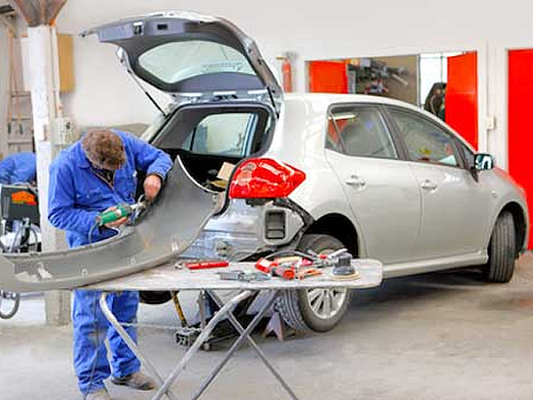 The Complete Guide To Identifying And Fixing Car Roof Damage